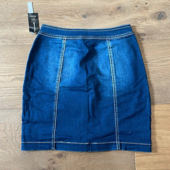 INC Embroidered Denim Mini Skirt Size 2P NWT - Picture 4 of 7